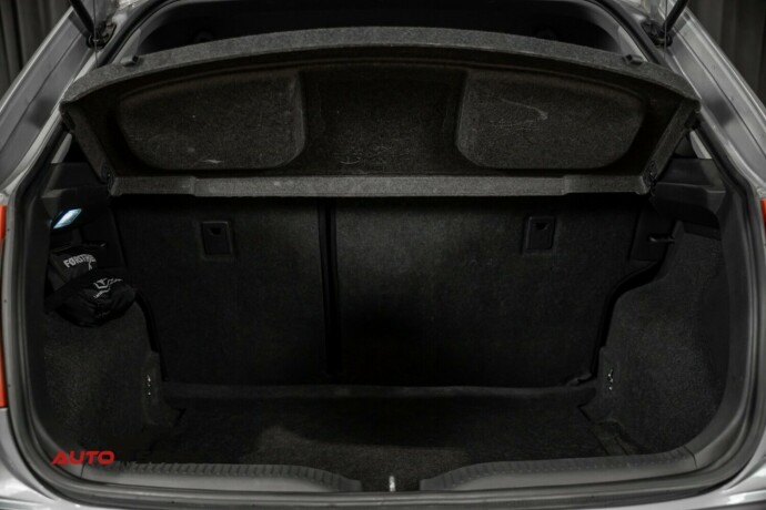 toyota-auris-diesel-2009-big-9