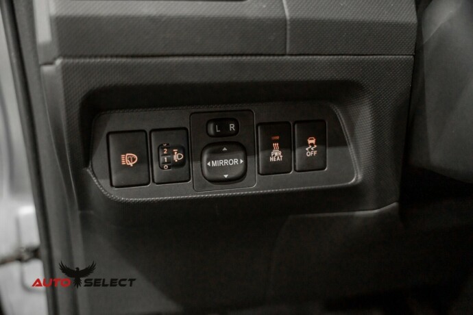 toyota-auris-diesel-2009-big-24