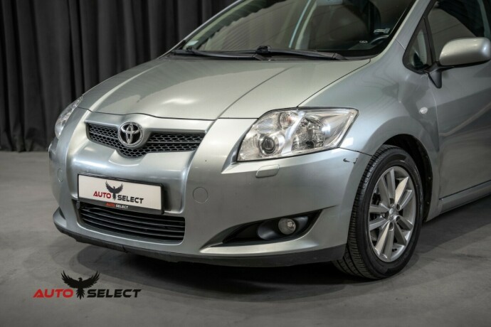 toyota-auris-diesel-2009-big-6