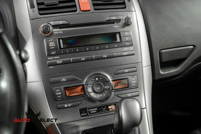 toyota-auris-diesel-2009-big-30