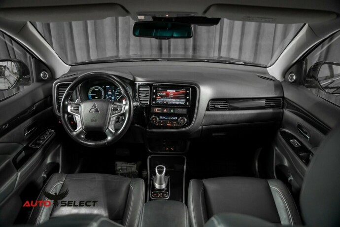 mitsubishi-outlander-elektrisitetbensin-2018-big-24