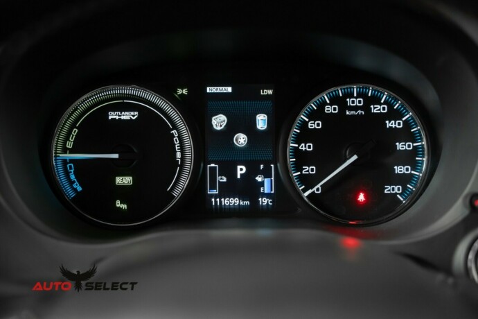 mitsubishi-outlander-elektrisitetbensin-2018-big-30