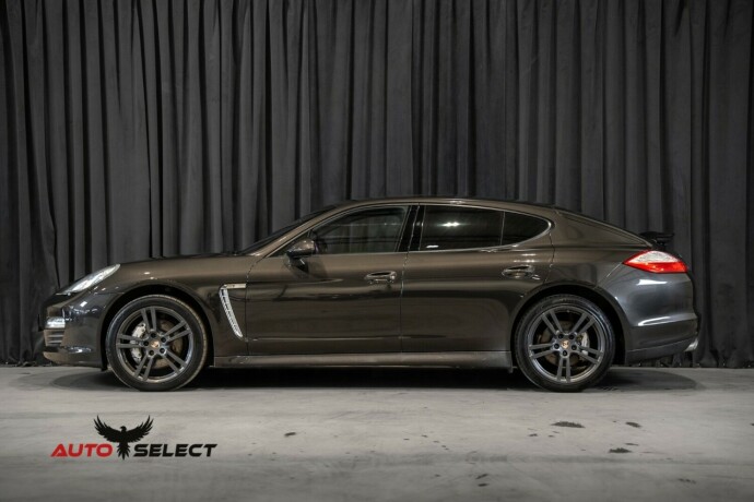 porsche-panamera-bensin-2010-big-9