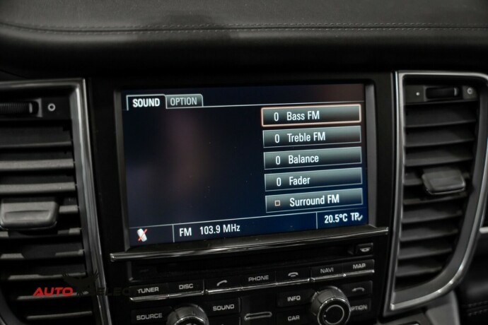 porsche-panamera-bensin-2010-big-53
