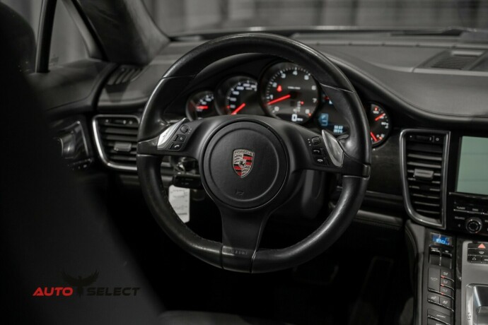 porsche-panamera-bensin-2010-big-36