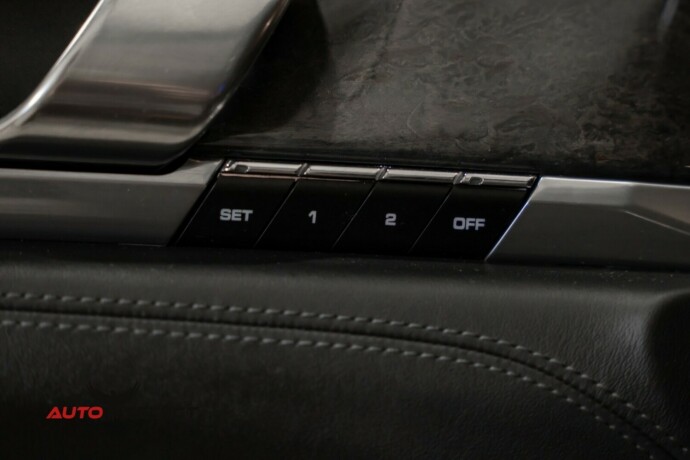 porsche-panamera-bensin-2010-big-23