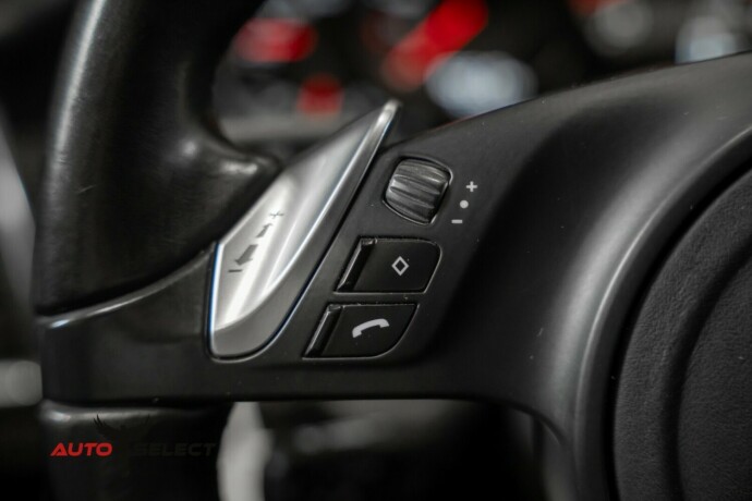 porsche-panamera-bensin-2010-big-39