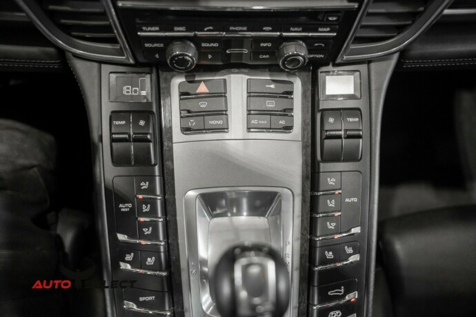 porsche-panamera-bensin-2010-big-45