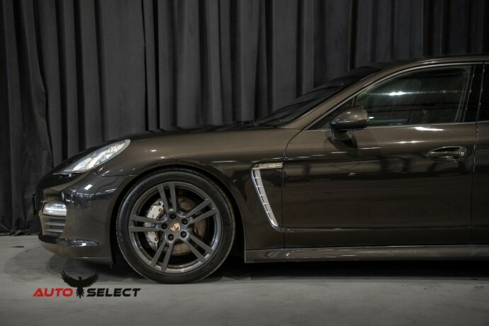 porsche-panamera-bensin-2010-big-10