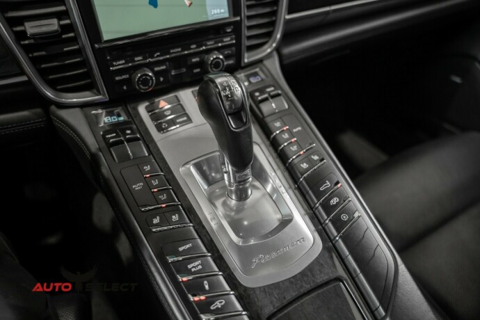 porsche-panamera-bensin-2010-big-46