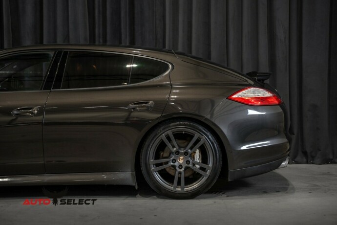 porsche-panamera-bensin-2010-big-11
