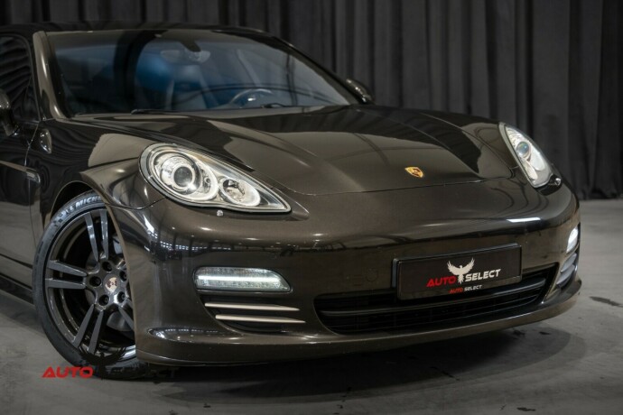 porsche-panamera-bensin-2010-big-1