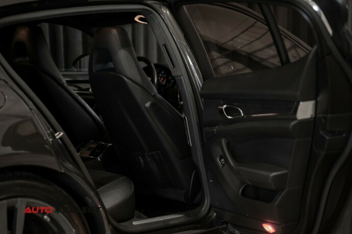 porsche-panamera-bensin-2010-big-20