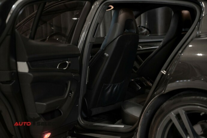 porsche-panamera-bensin-2010-big-27