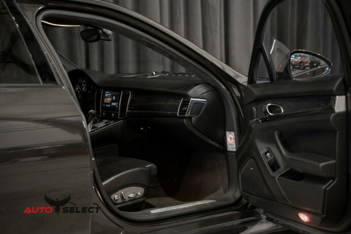 porsche-panamera-bensin-2010-big-22