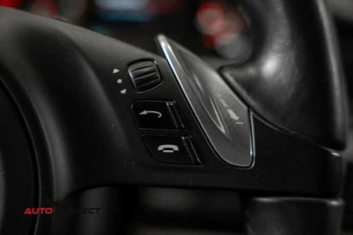 porsche-panamera-bensin-2010-big-41