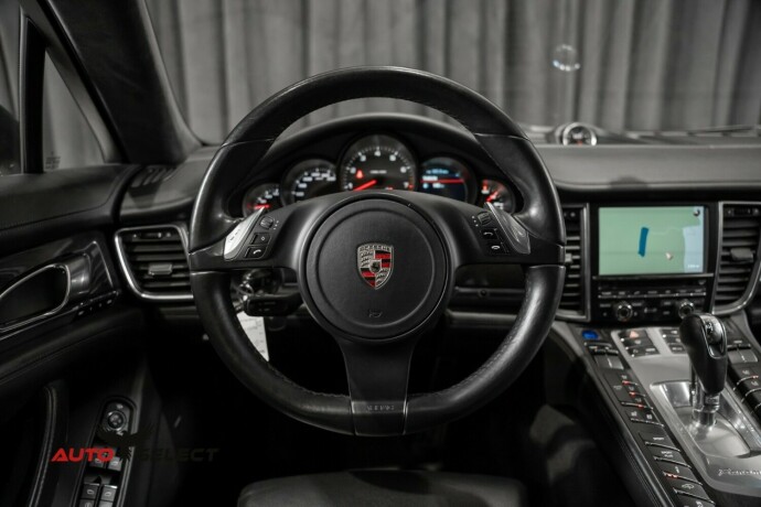 porsche-panamera-bensin-2010-big-37