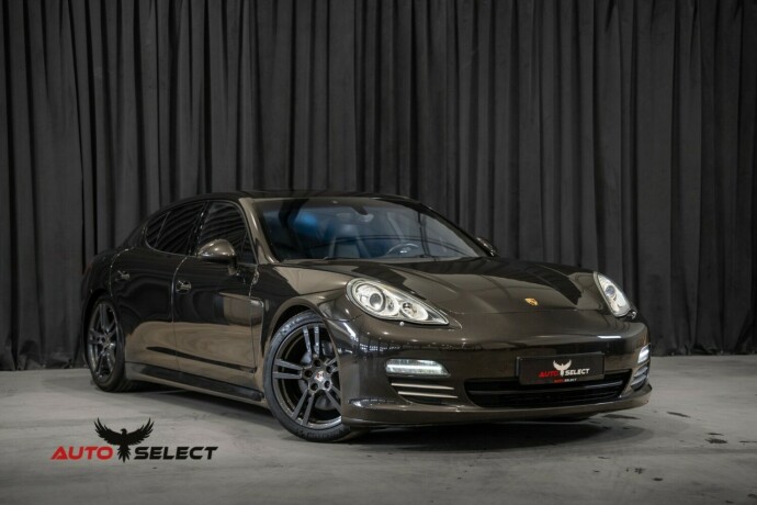 porsche-panamera-bensin-2010-big-0