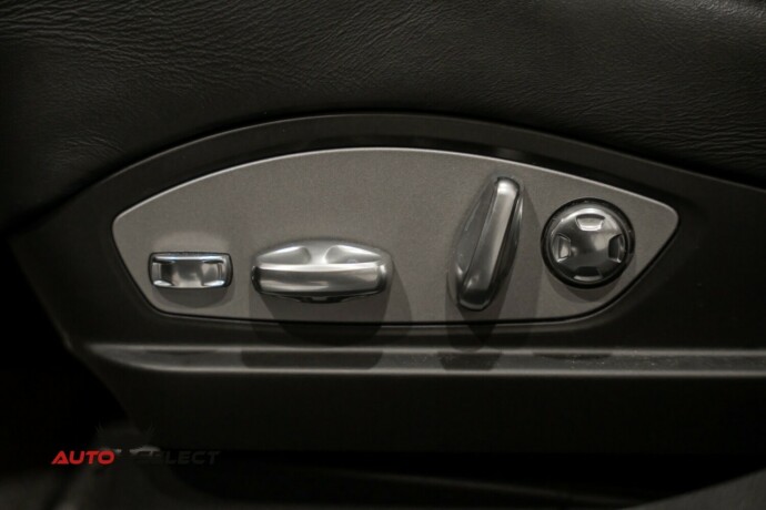 porsche-panamera-bensin-2010-big-32