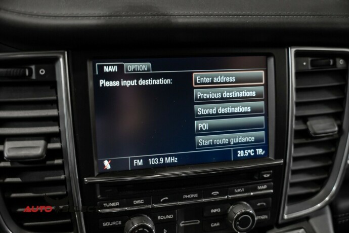 porsche-panamera-bensin-2010-big-50