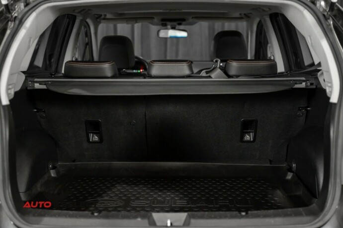 subaru-xv-bensin-2016-big-9
