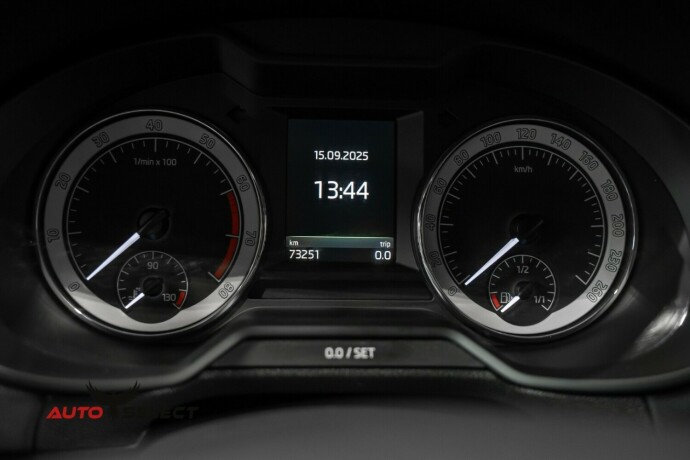 skoda-octavia-bensin-2018-big-26