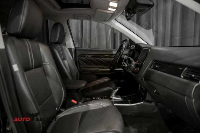 mitsubishi-outlander-elektrisitetbensin-2017-big-16