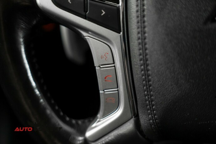mitsubishi-outlander-elektrisitetbensin-2017-big-28