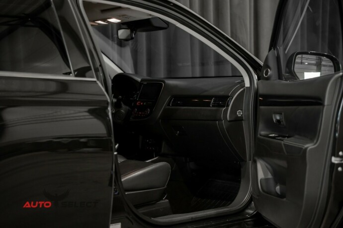 mitsubishi-outlander-elektrisitetbensin-2017-big-15