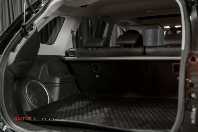 mitsubishi-outlander-elektrisitetbensin-2017-big-10