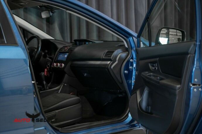 subaru-xv-bensin-2013-big-14