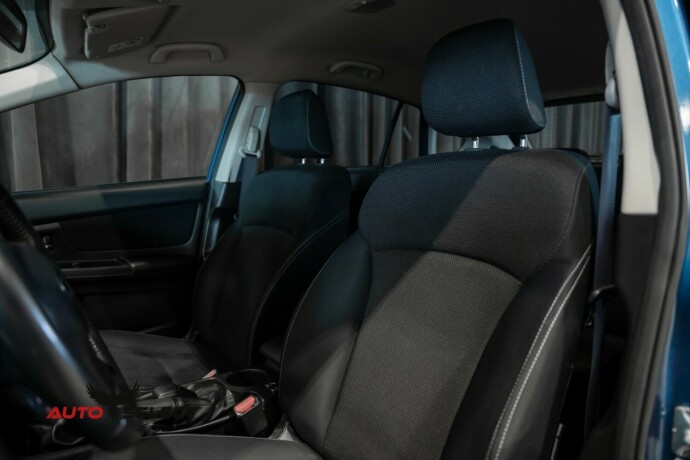 subaru-xv-bensin-2013-big-21