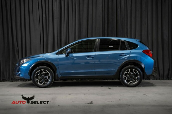 subaru-xv-bensin-2013-big-7