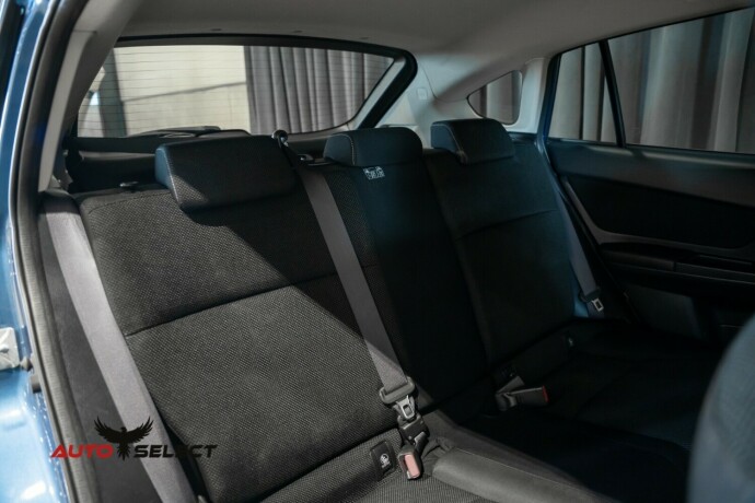 subaru-xv-bensin-2013-big-13