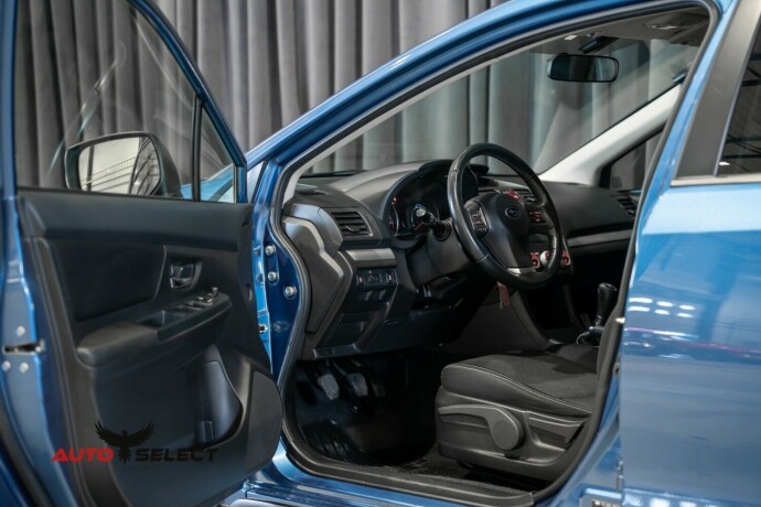 subaru-xv-bensin-2013-big-19