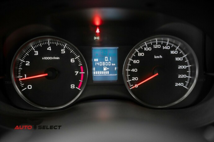 subaru-xv-bensin-2013-big-26
