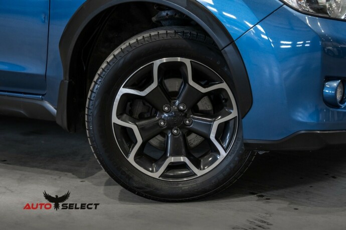 subaru-xv-bensin-2013-big-2