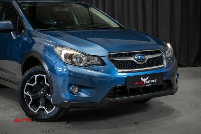 subaru-xv-bensin-2013-big-1