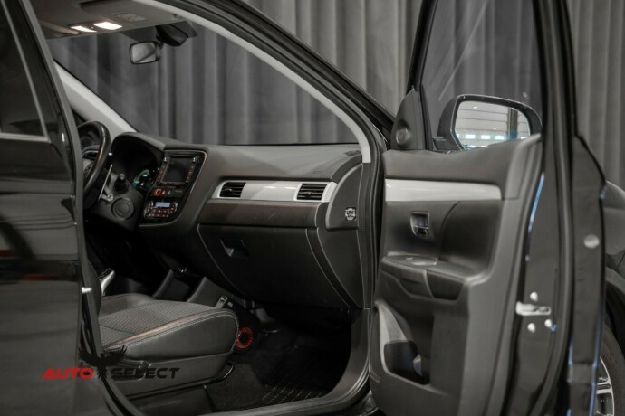 mitsubishi-outlander-elektrisitetbensin-2015-big-14