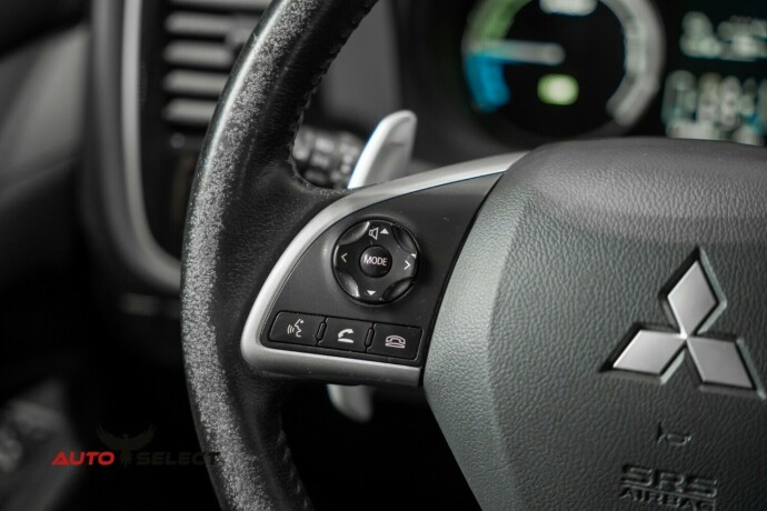 mitsubishi-outlander-elektrisitetbensin-2015-big-26
