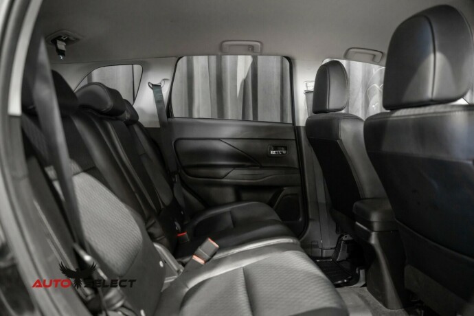 mitsubishi-outlander-elektrisitetbensin-2015-big-13