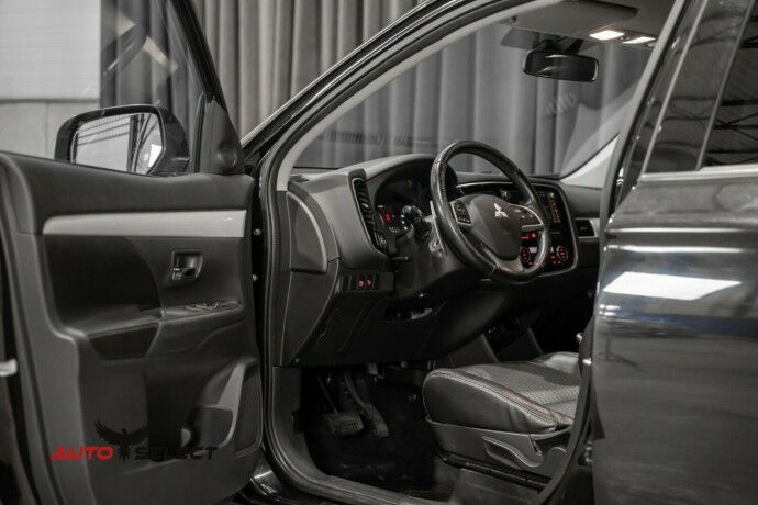 mitsubishi-outlander-elektrisitetbensin-2015-big-20