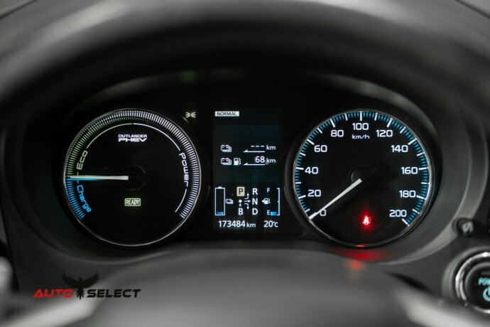 mitsubishi-outlander-elektrisitetbensin-2015-big-27