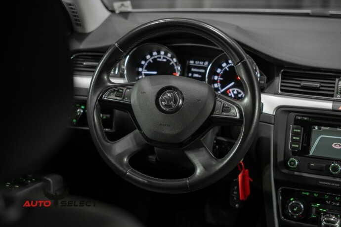 skoda-superb-diesel-2013-big-22