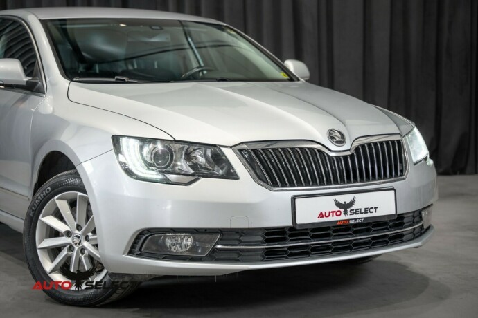 skoda-superb-diesel-2013-big-1