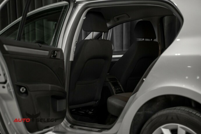 skoda-superb-diesel-2013-big-17
