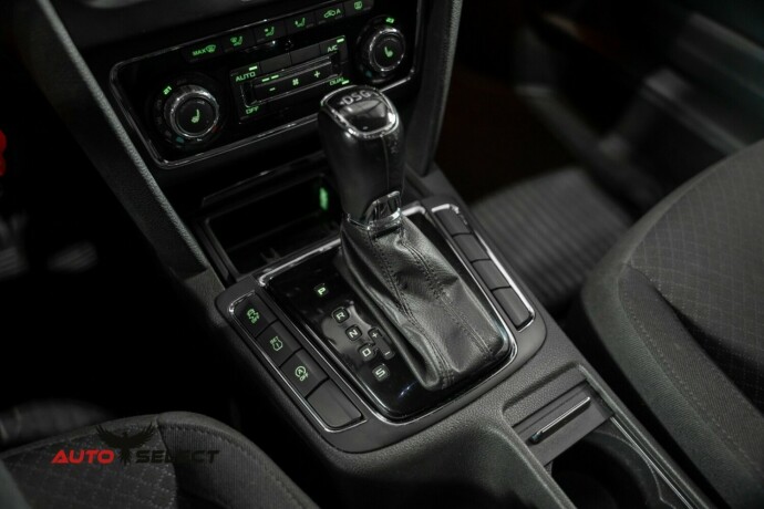 skoda-superb-diesel-2013-big-28