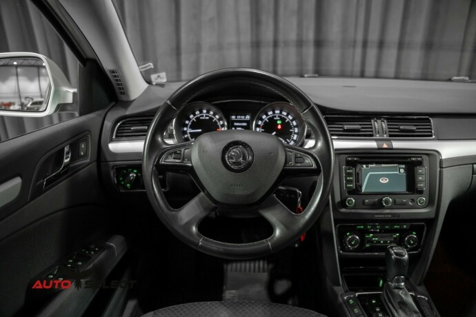 skoda-superb-diesel-2013-big-23