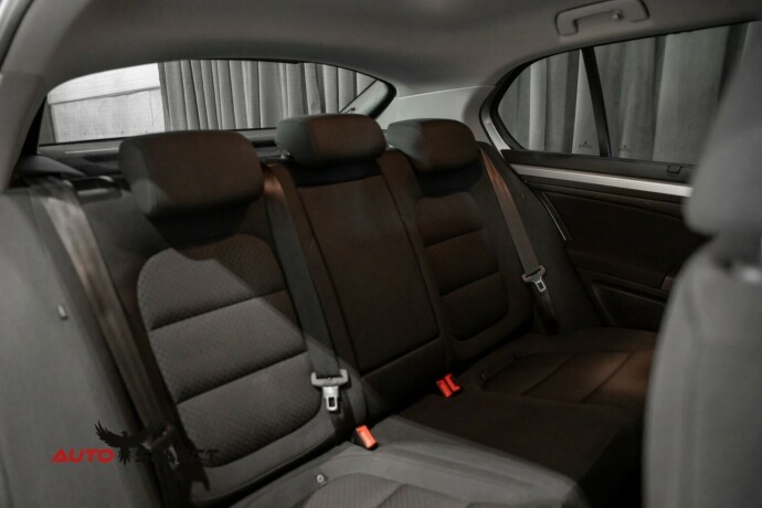 skoda-superb-diesel-2013-big-13