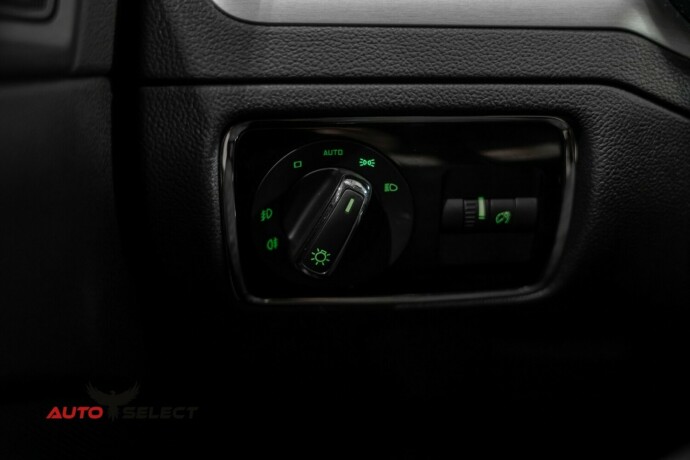 skoda-superb-diesel-2013-big-27